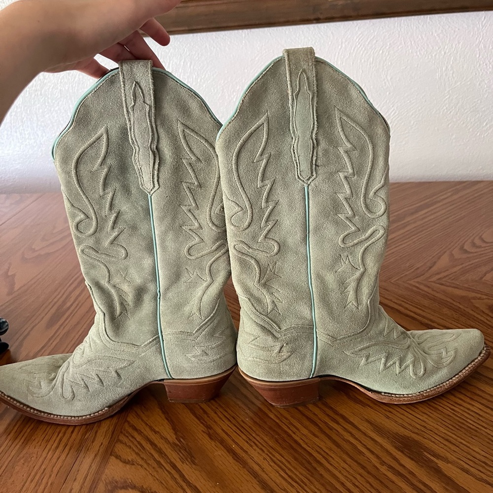 Green sued dan post boots in a size 8